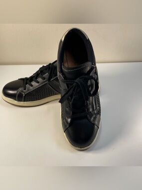 Earth Netta Round Toe Casual Lace Up Black Leather Sneakers Super Comfy Sz 9-1/2
